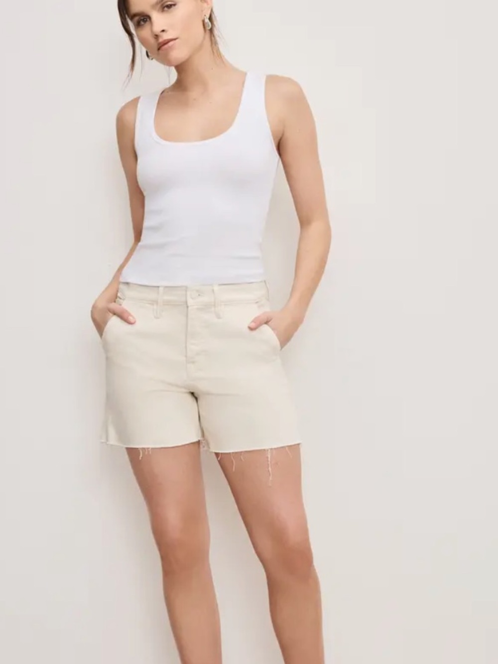 Good American Good Carpenter High Waisted Denim Shorts in Ecru Size 16 GFD315